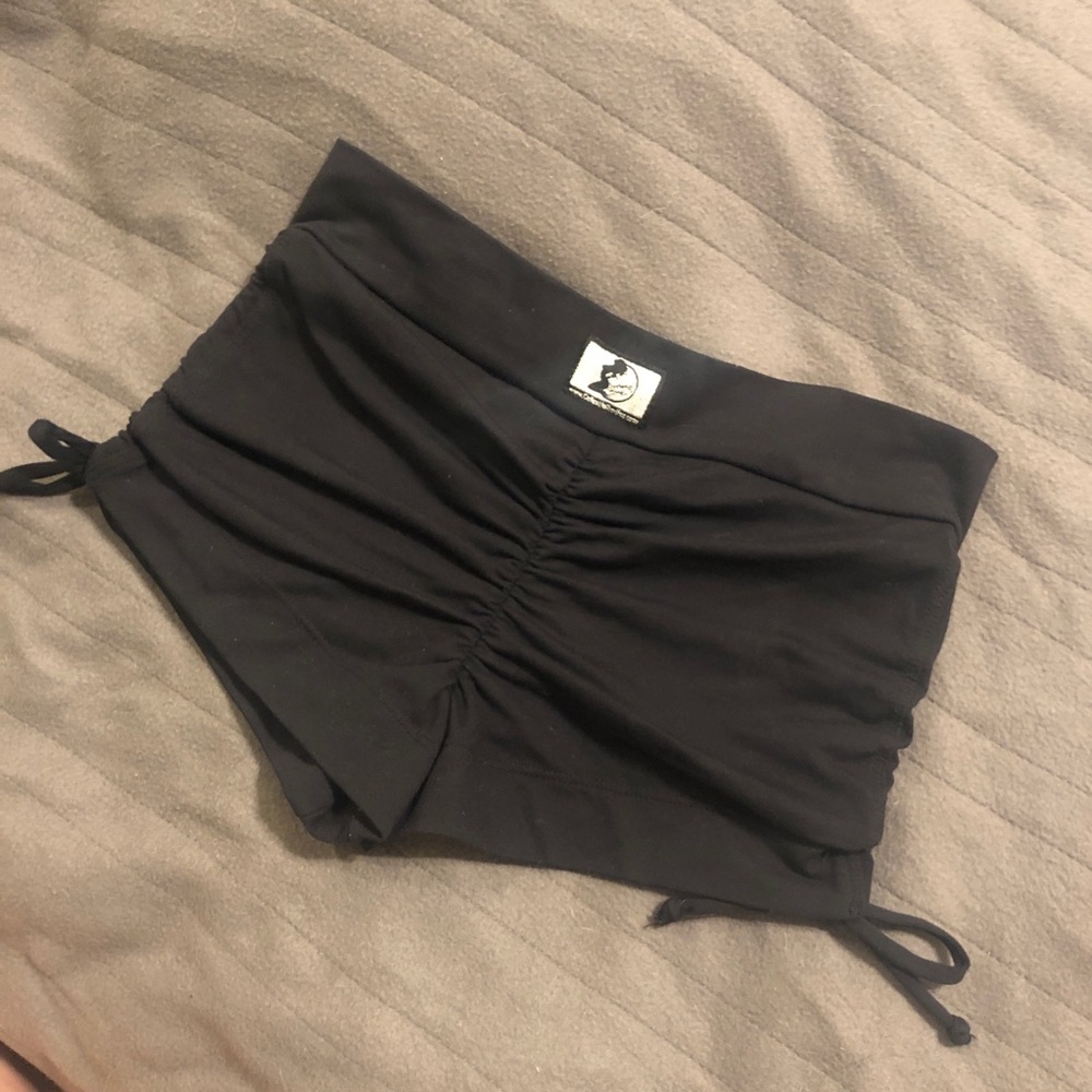 Celestial bodiez booty scrunch shorts